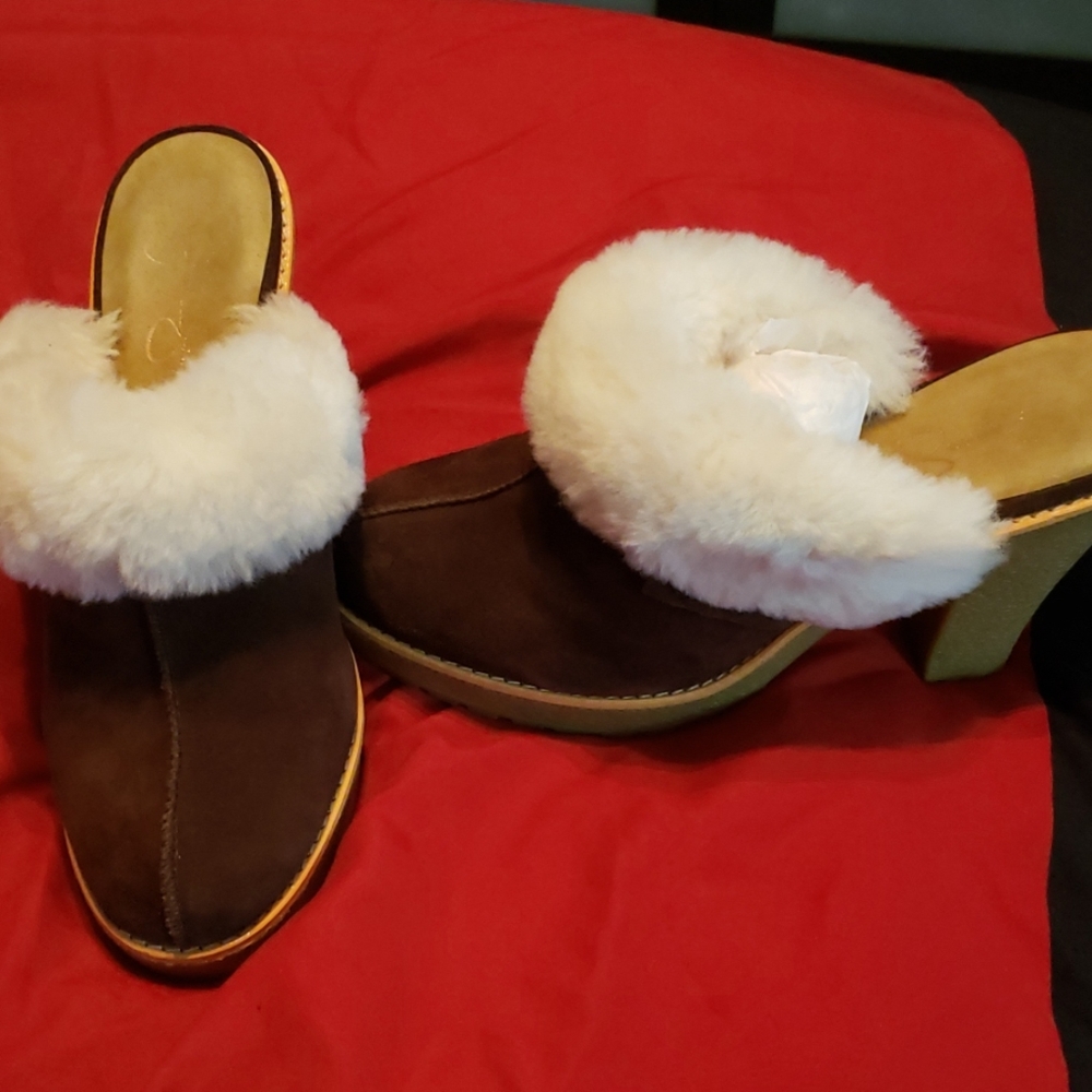 Dress Shoes - Picture 2 of 4